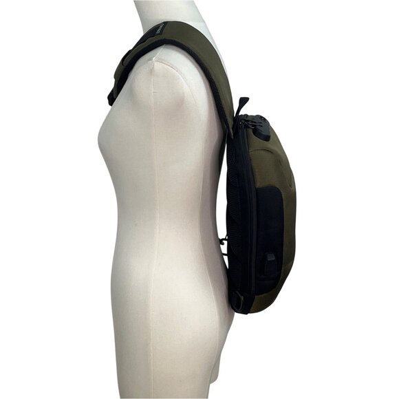 Ozuko Green Waterproof Fabric Anti-Theft USB Port Compact Crossbody Backpack - Picture 2 of 14